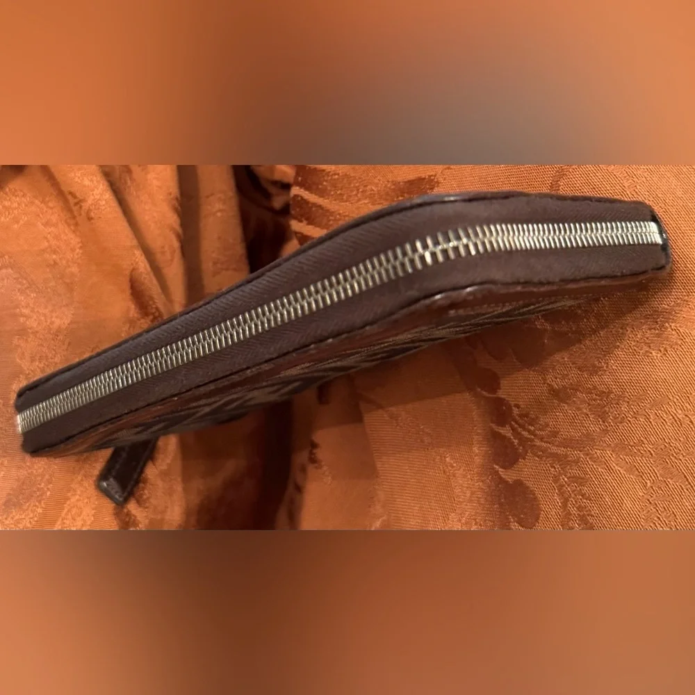 EUC Fendi Zucca Zippy Wallet - Picture 6 of 8